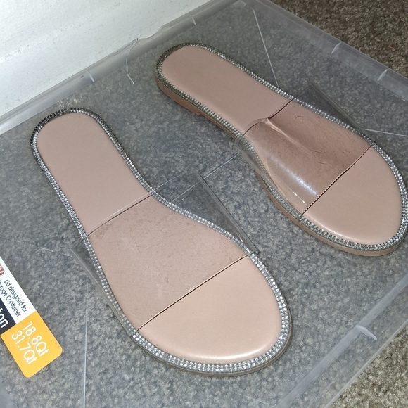 Elegant Women's Sandals with Rhinestone Detail - Picture 3 of 5